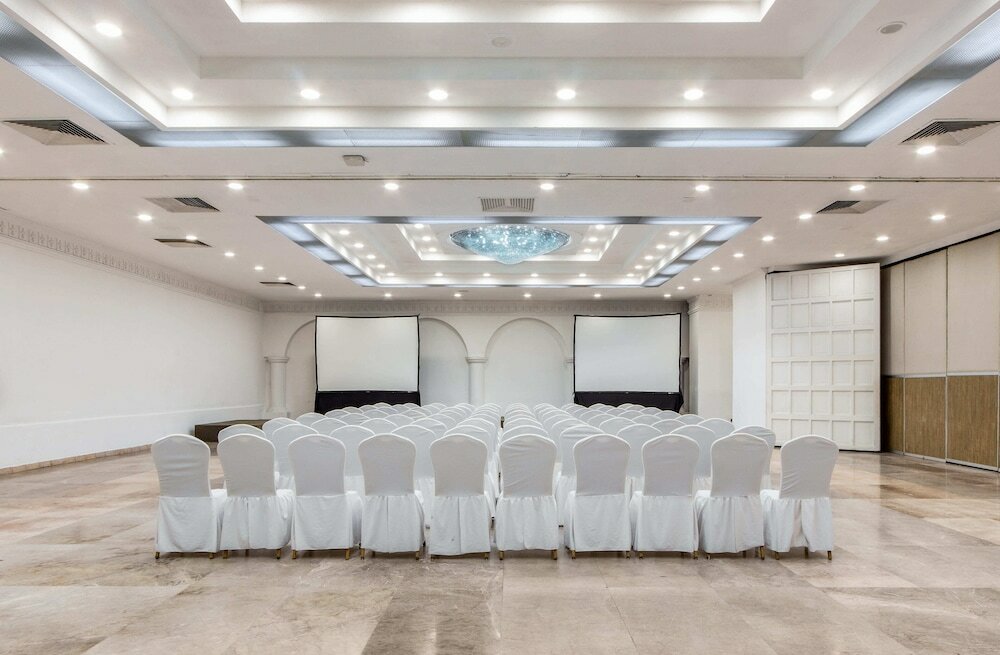 Фото Radisson Hotel & Convention Center Toluca