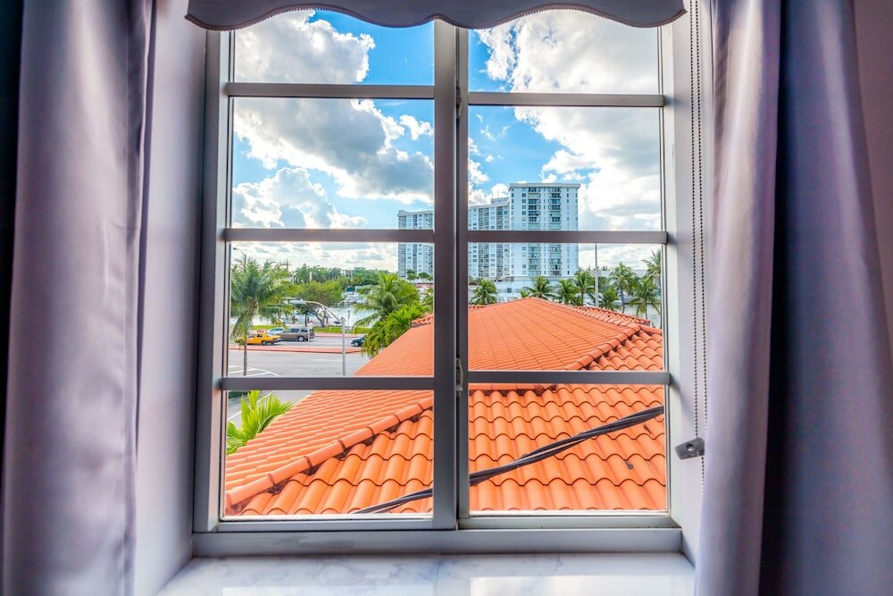 Фото Secret Garden Miami Beach