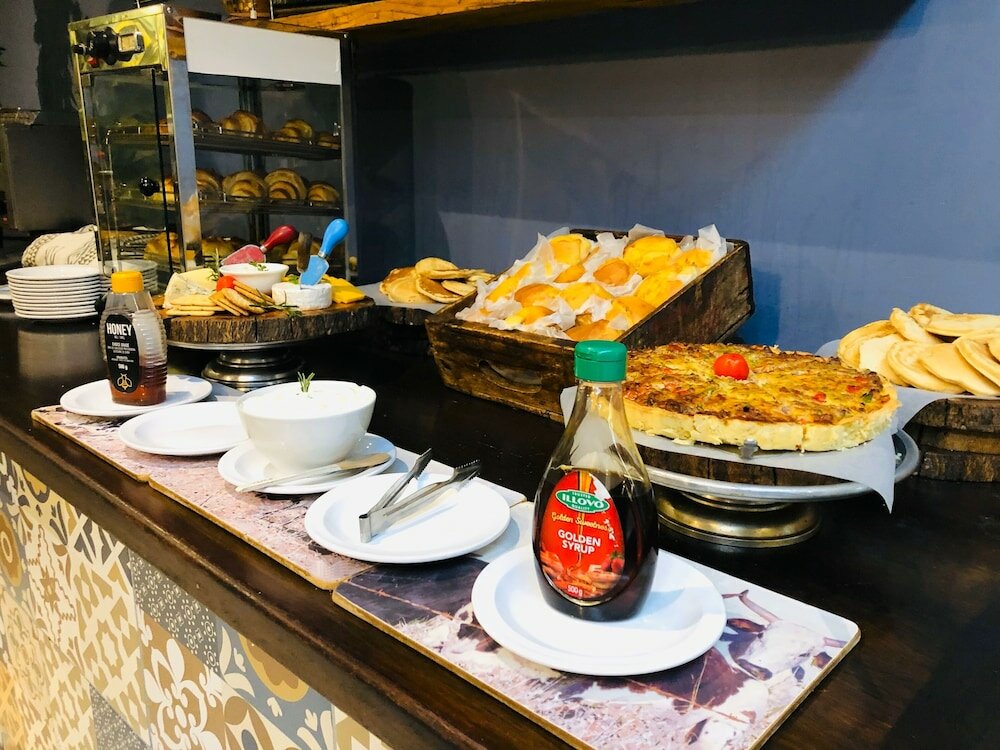 Фото Shangri-La Country Hotel