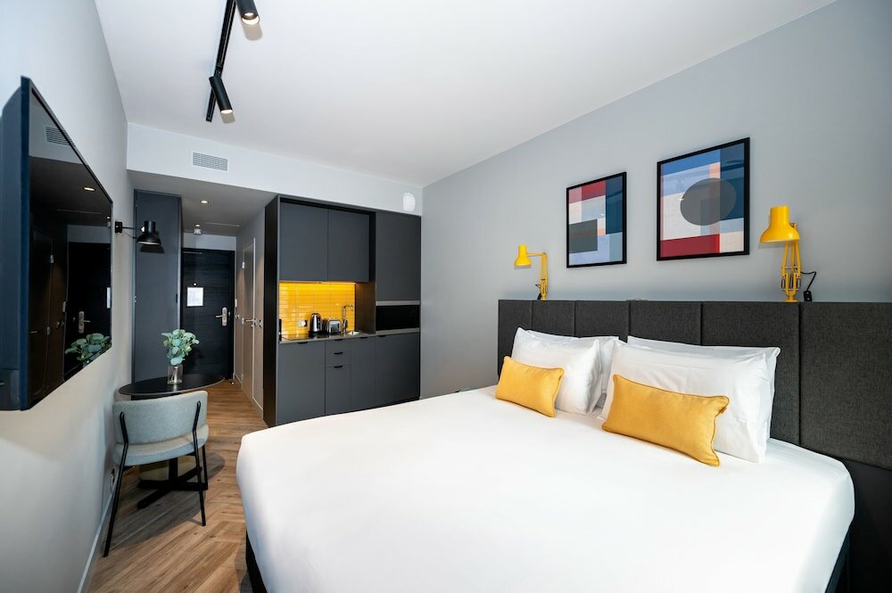 Фото Staycity Aparthotels Paris La Defense