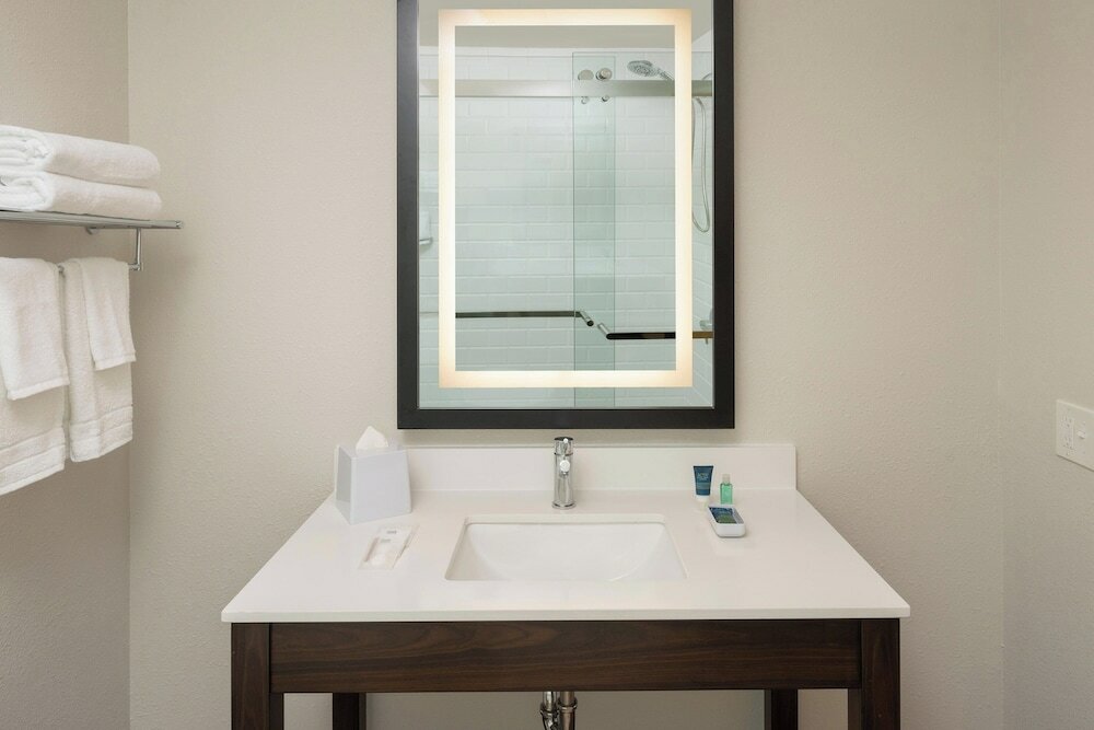 Фото Four Points by Sheraton Chicago Schaumburg