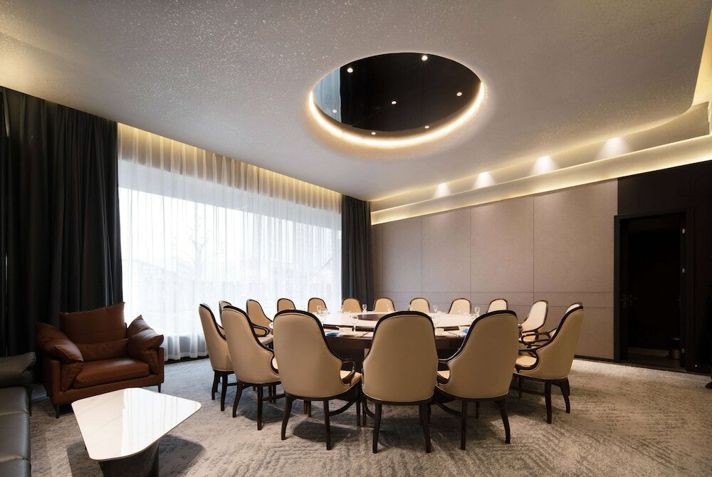 Фото Days Hotel by Wyndham Chongqing Chenjiaping