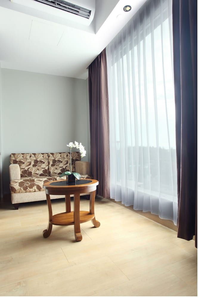 Фото Grand Hatika Hotel