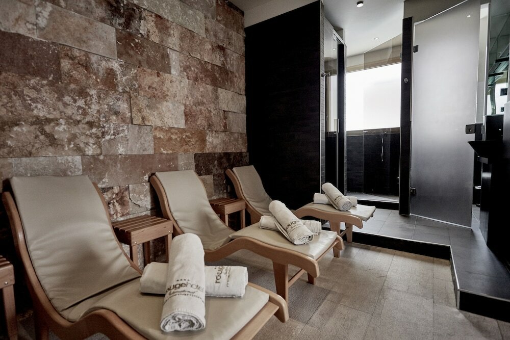 Фото Rouge Hotel International