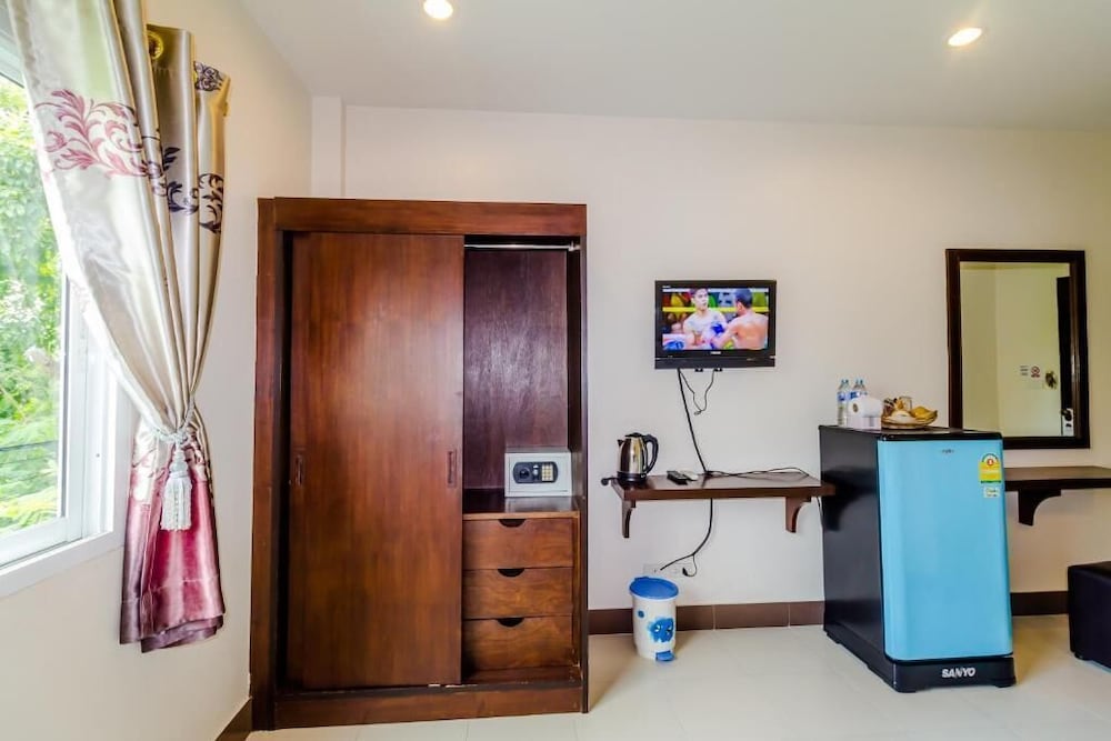 Фото Baan Yuyen Karon Guesthouse