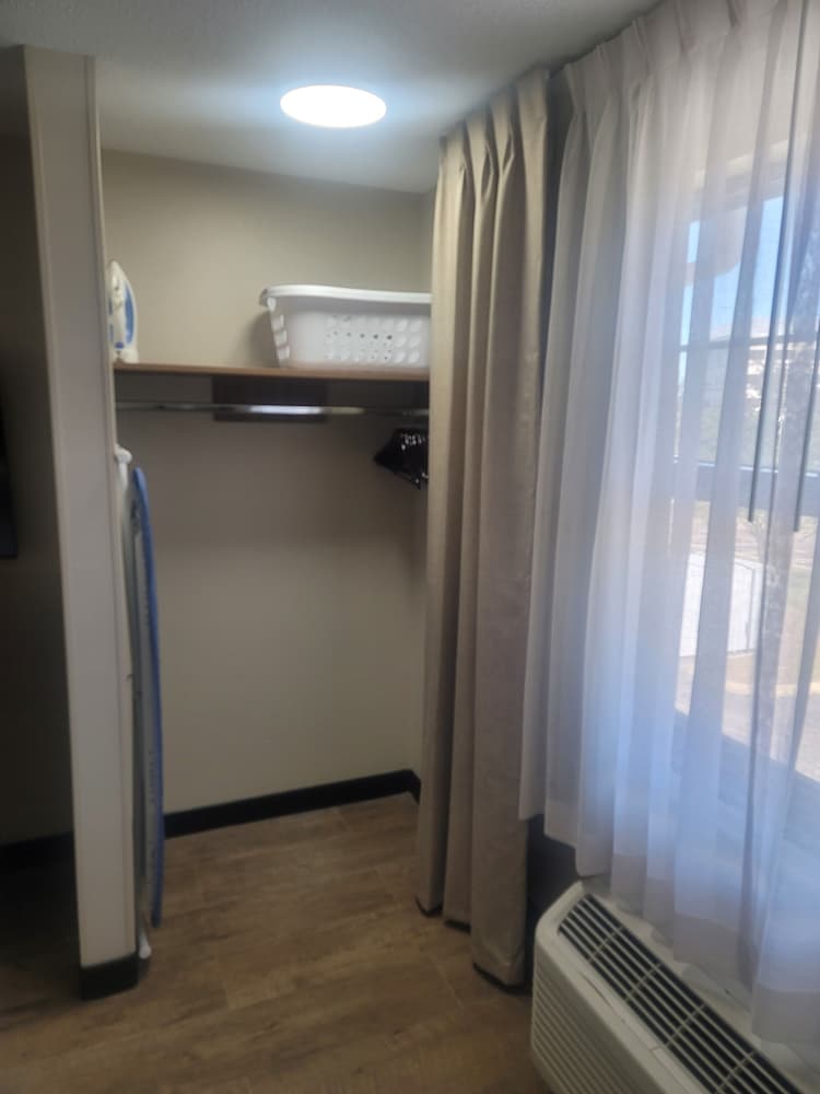 Фото Extended Stay America Detroit Southfield I-696