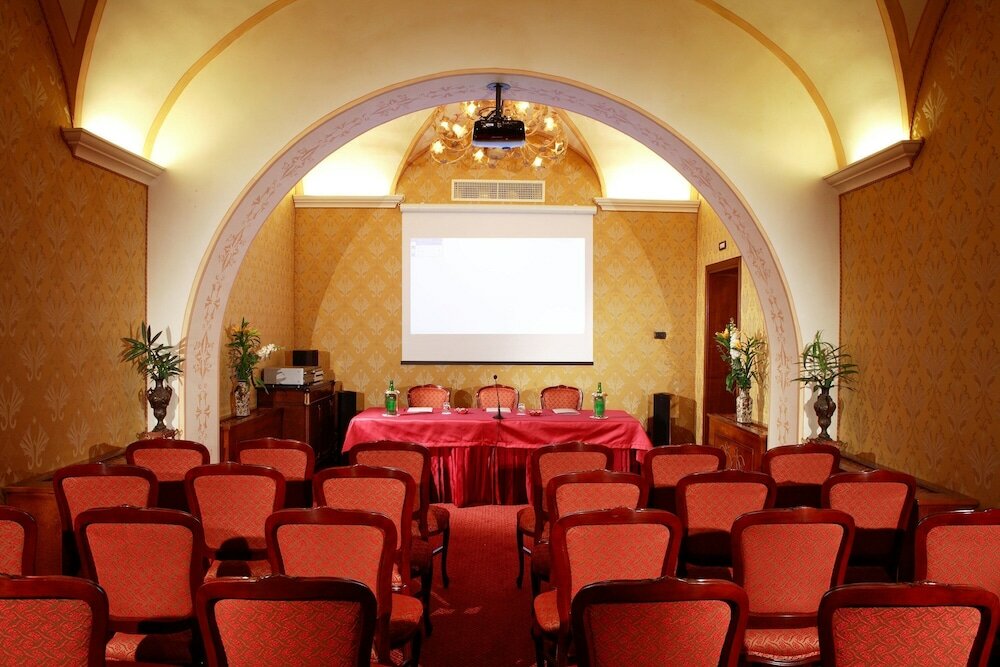 Фото 239423937680