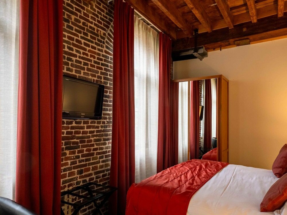 Фото Ghent River Hotel