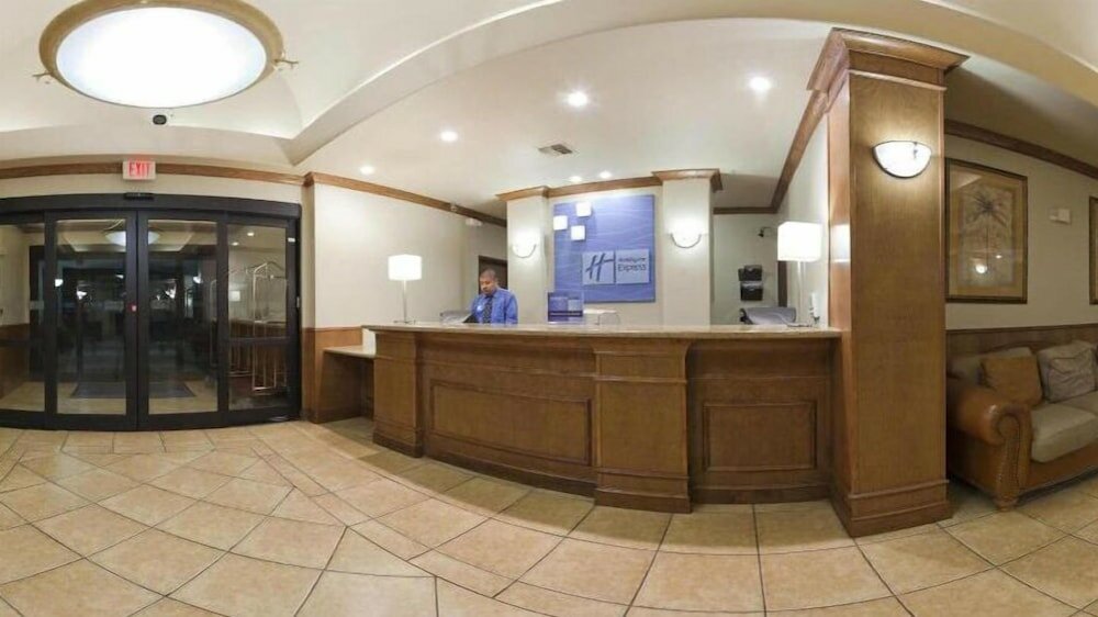 Фото Holiday Inn Express Hotel & Suites Mission-McAllen Area, an Ihg Hotel