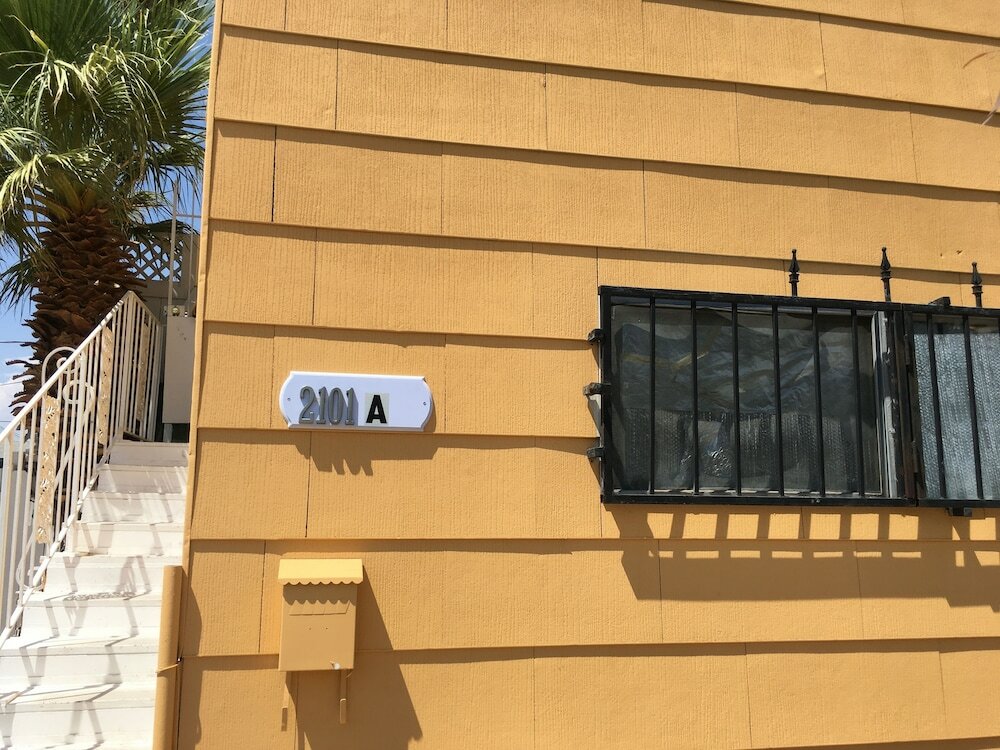 Фото The Yellow Penthouse