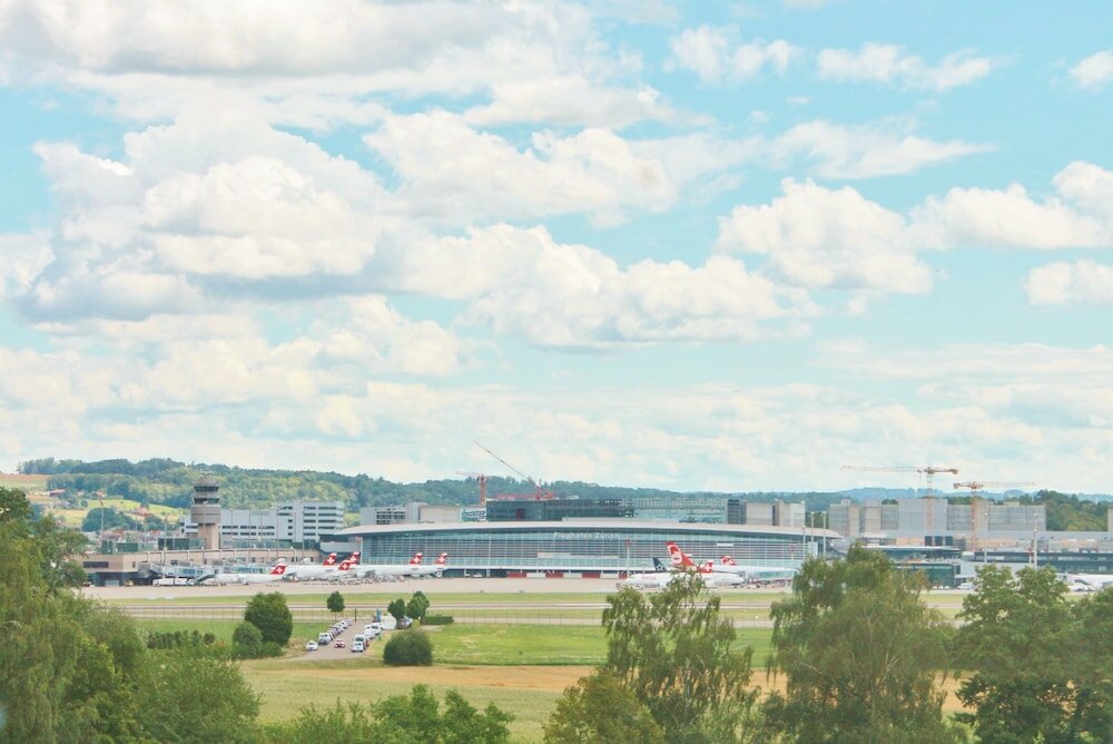 Фото Holiday Inn Express Zurich Airport, an Ihg Hotel