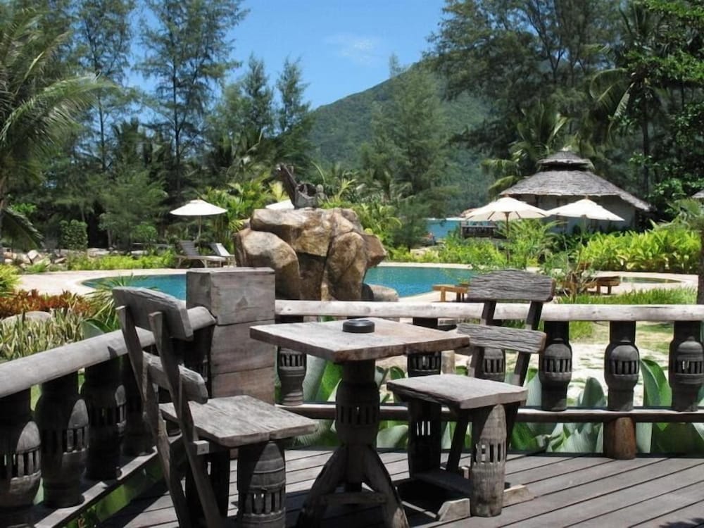 Фото Malibu Beach Bungalows