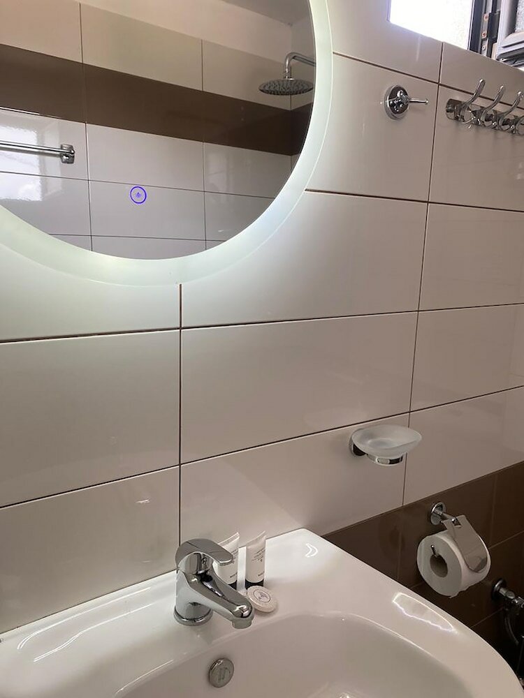 Фото Hotel Kuburi