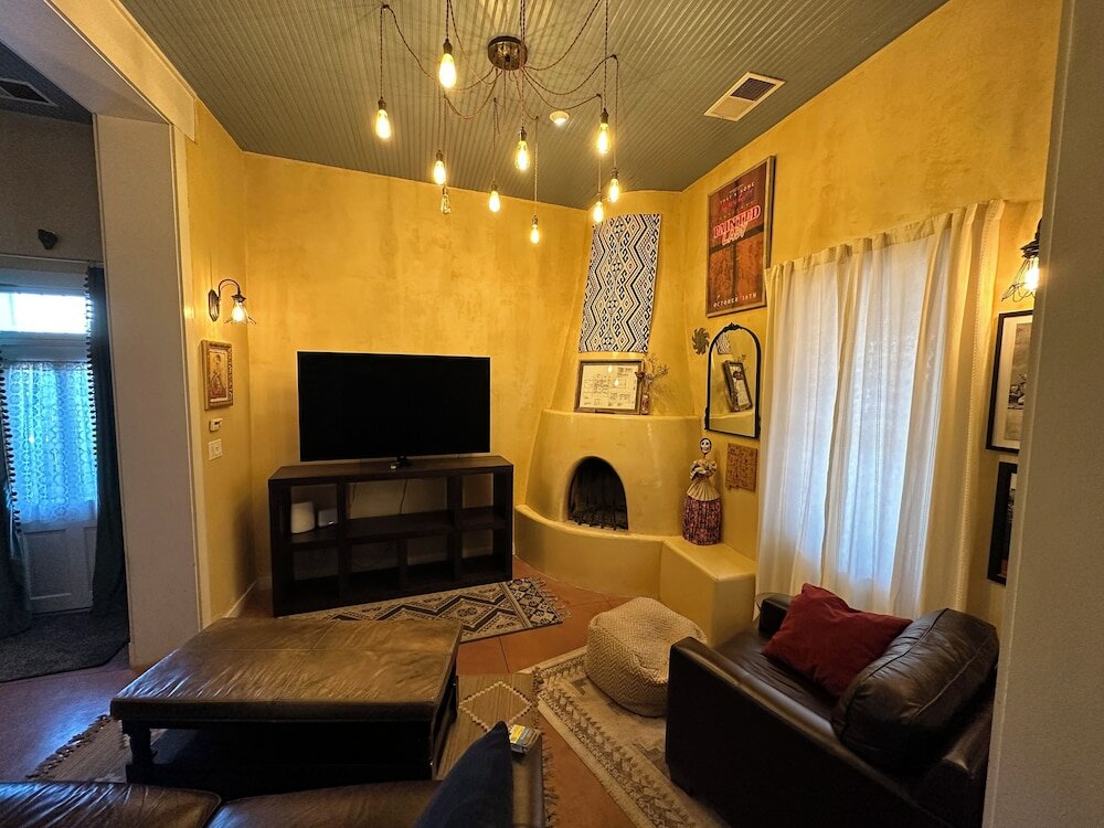 Фото Painted Lady Bed & Brew