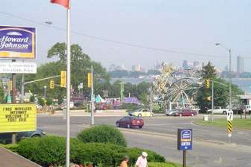 Фото Knights Inn Fort Erie