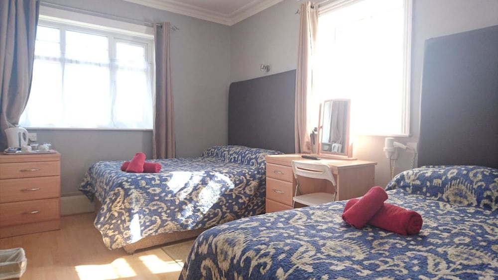 Фото Glendevon House Hotel