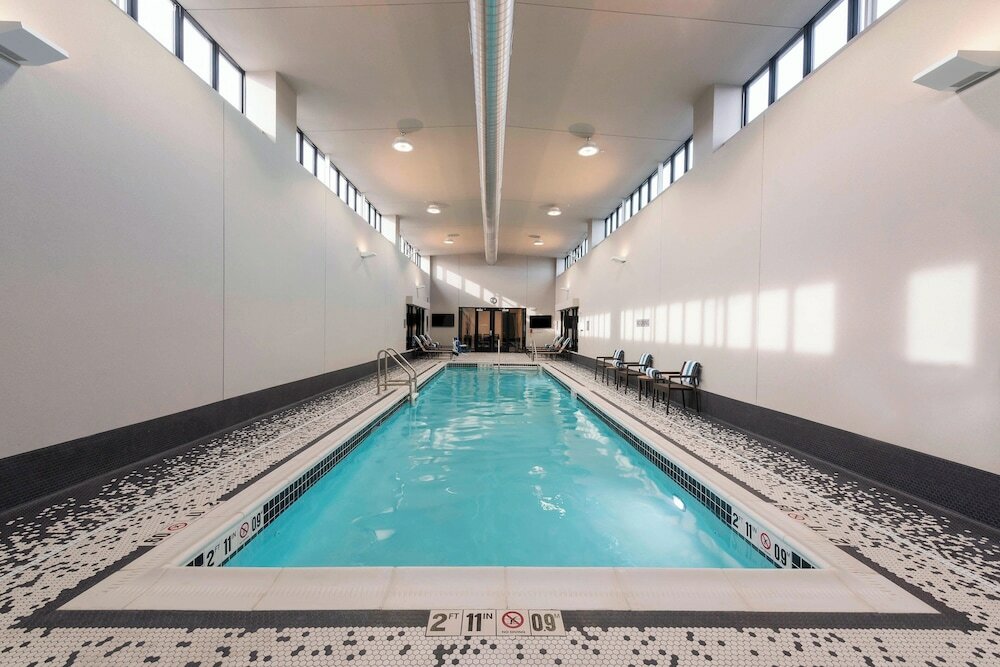 Фото Courtyard by Marriott Waterloo Cedar Falls