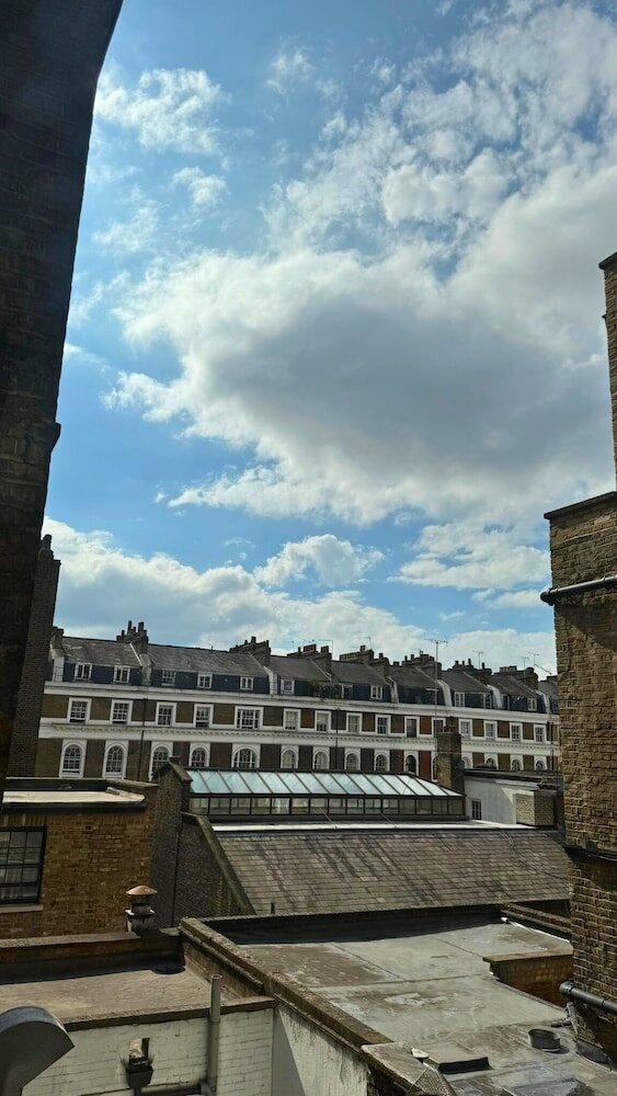 Фото Mitre House Hotel