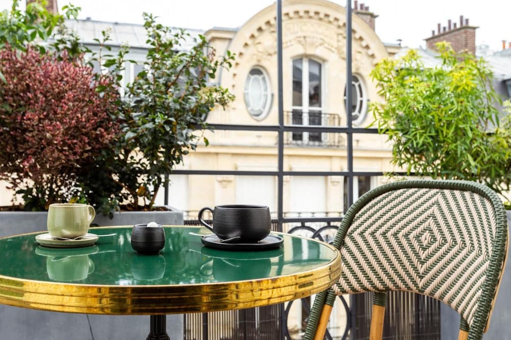 Фото Hotel Bonsoir Madame