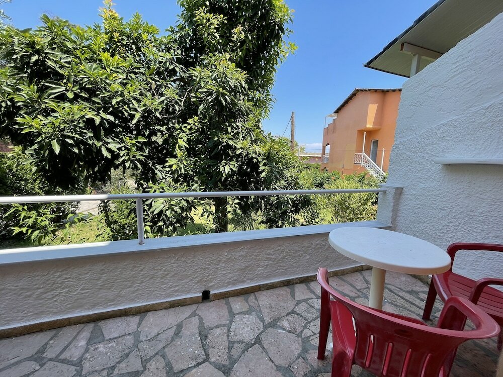 Фото Benitses Arches