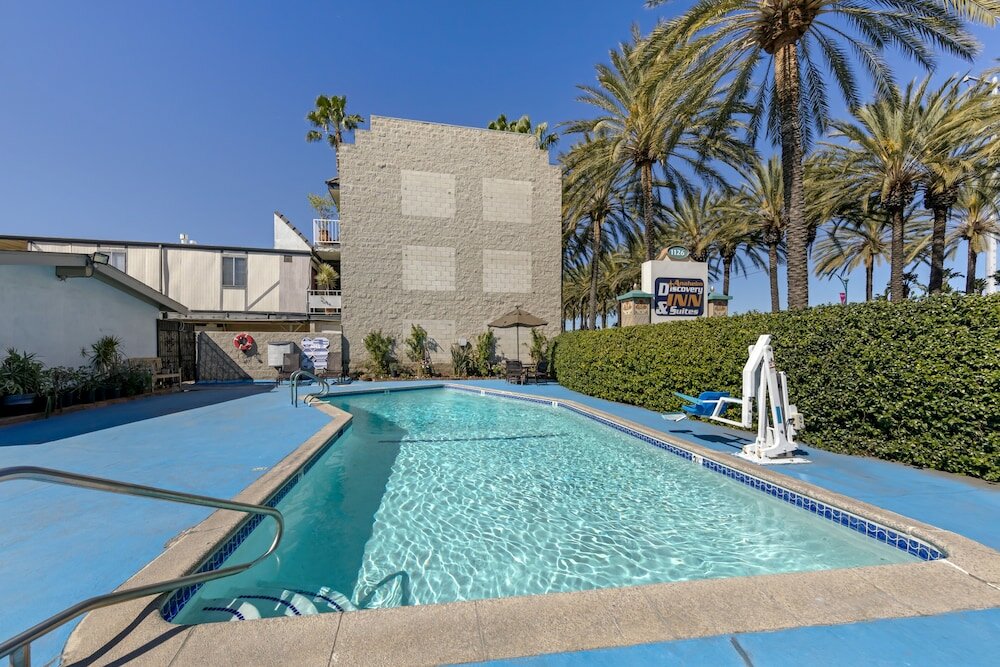 Фото Anaheim Discovery Inn & Suites