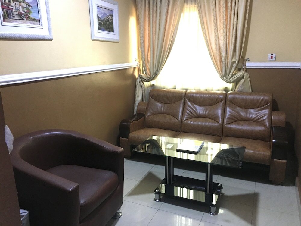 Фото Sweet Savor Hotels & Suites