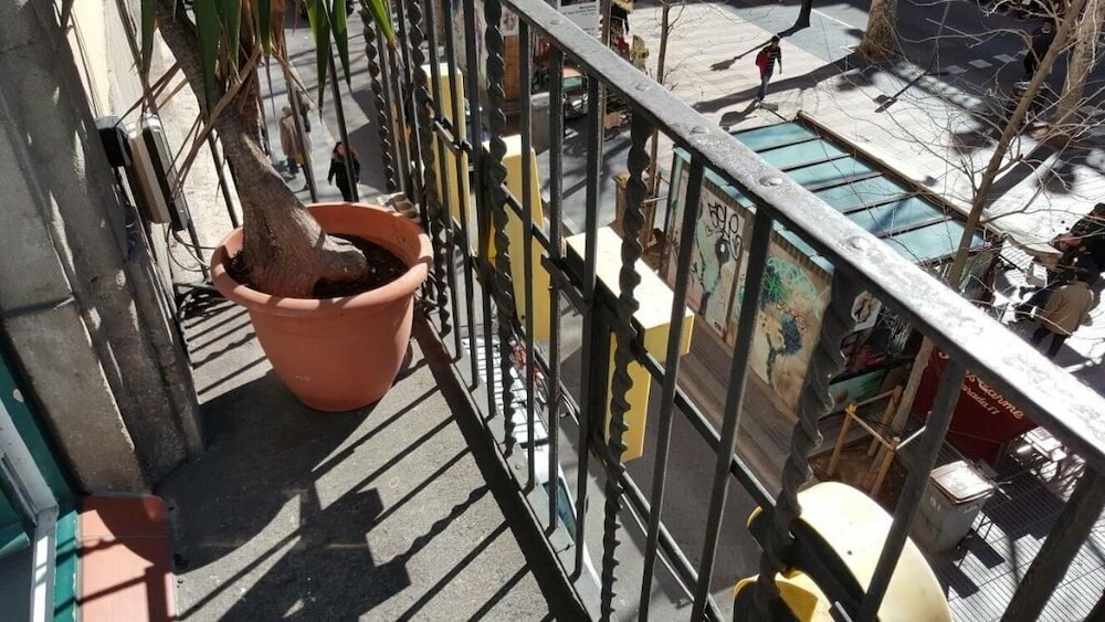 Фото Hostal Parisien