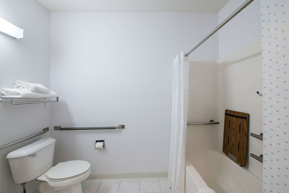 Фото Rodeway Inn Urbana Champaign University Area