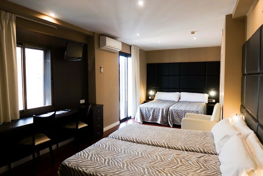 Фото Hotel Benetússer