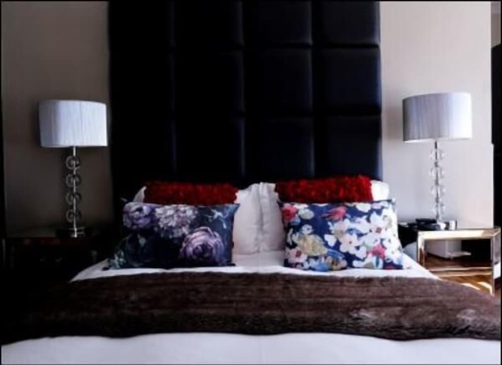 Фото The Hedge Guesthouse