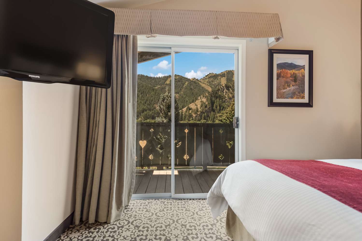 Фото Best Western Tyrolean Lodge