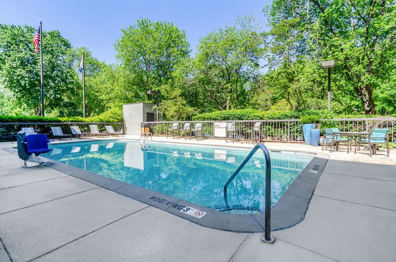 Фото Comfort Inn Raleigh Midtown