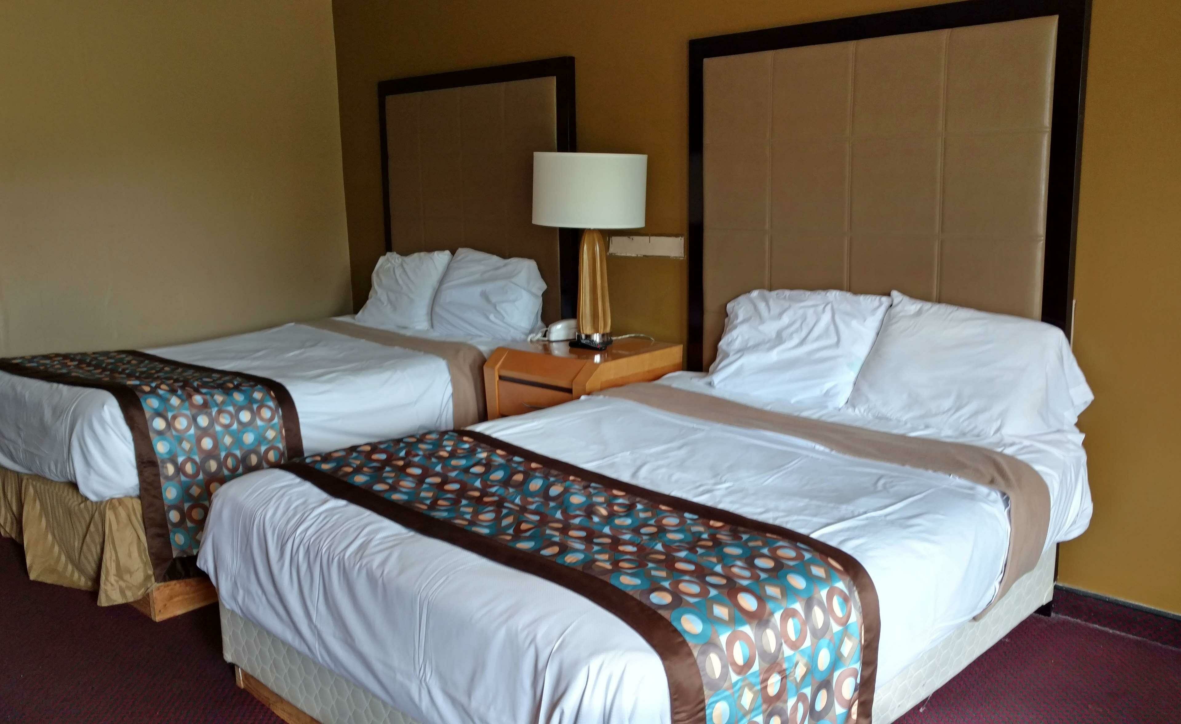 Фото Americas Best Value Inn & Suites Kansas City