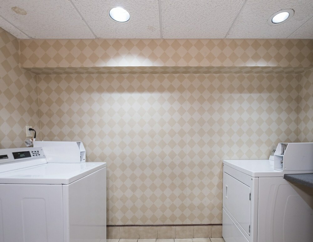 Фото Red Roof Inn Hartford - New Britain