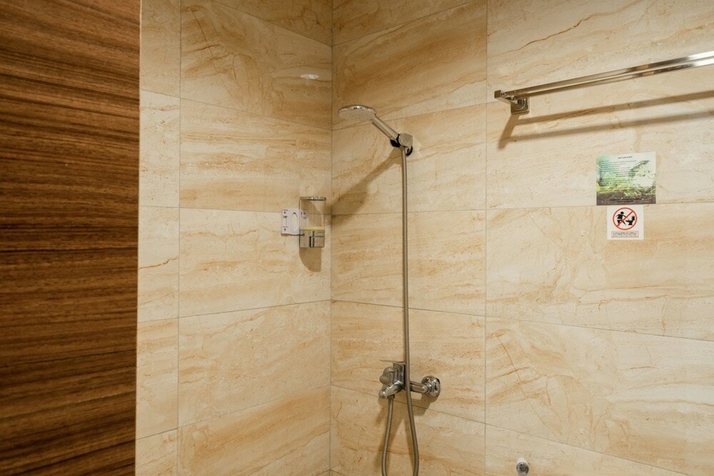 Фото RedDoorz Plus near Lippo Mall Kemang 2