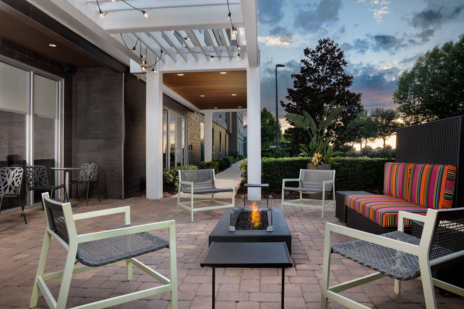 Фото Home2 Suites by Hilton Clermont