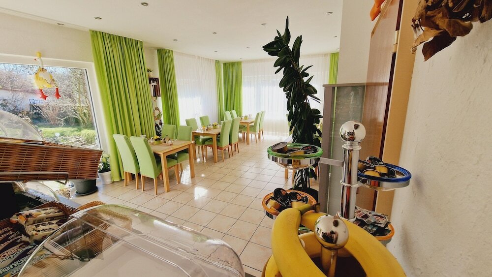 Фото Hotel Garni Metzingen