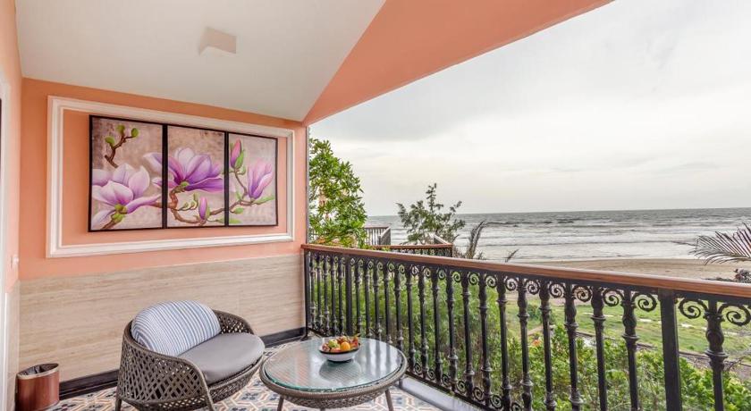 Фото Mayfair On Sea Morjim Beach Goa