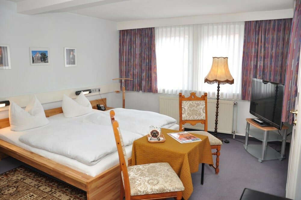 Фото Hotel Goldene Sonne