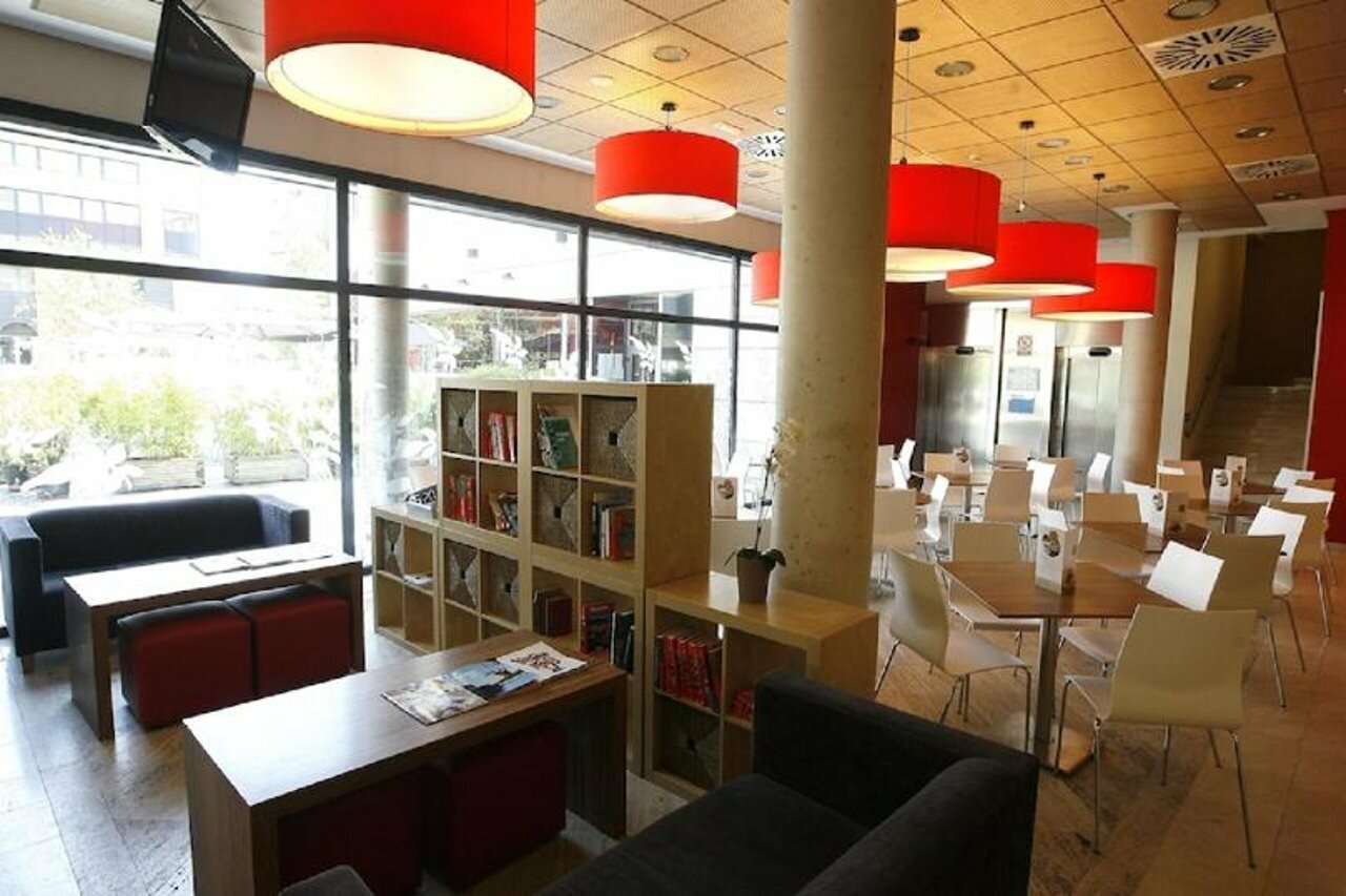 Фото Travelodge Madrid Torrelaguna