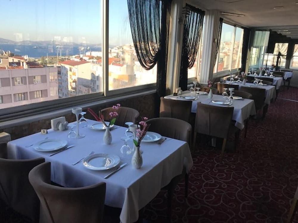 Фото Perama Hotel