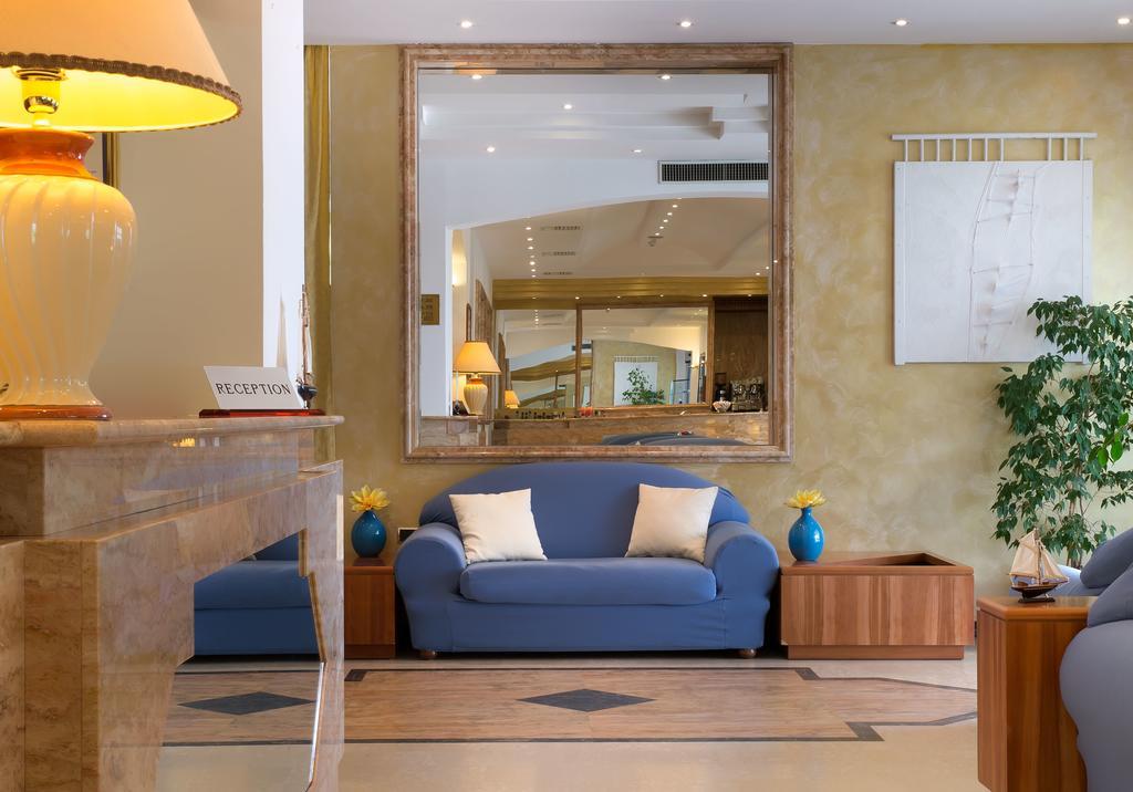 Фото Hotel Ascot