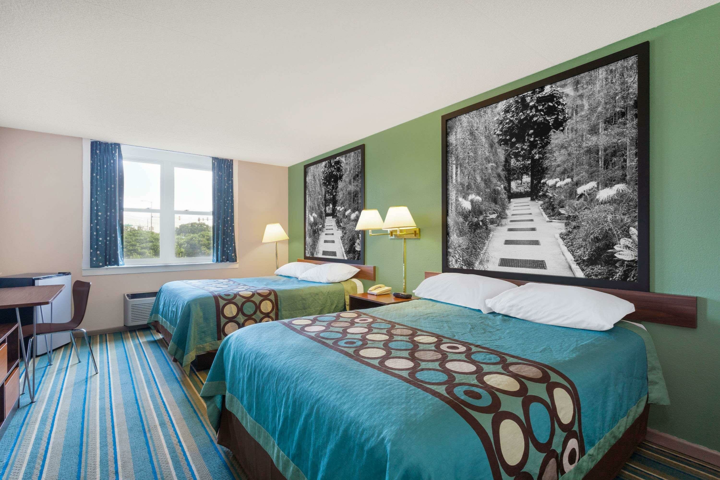 Фото отеля 2