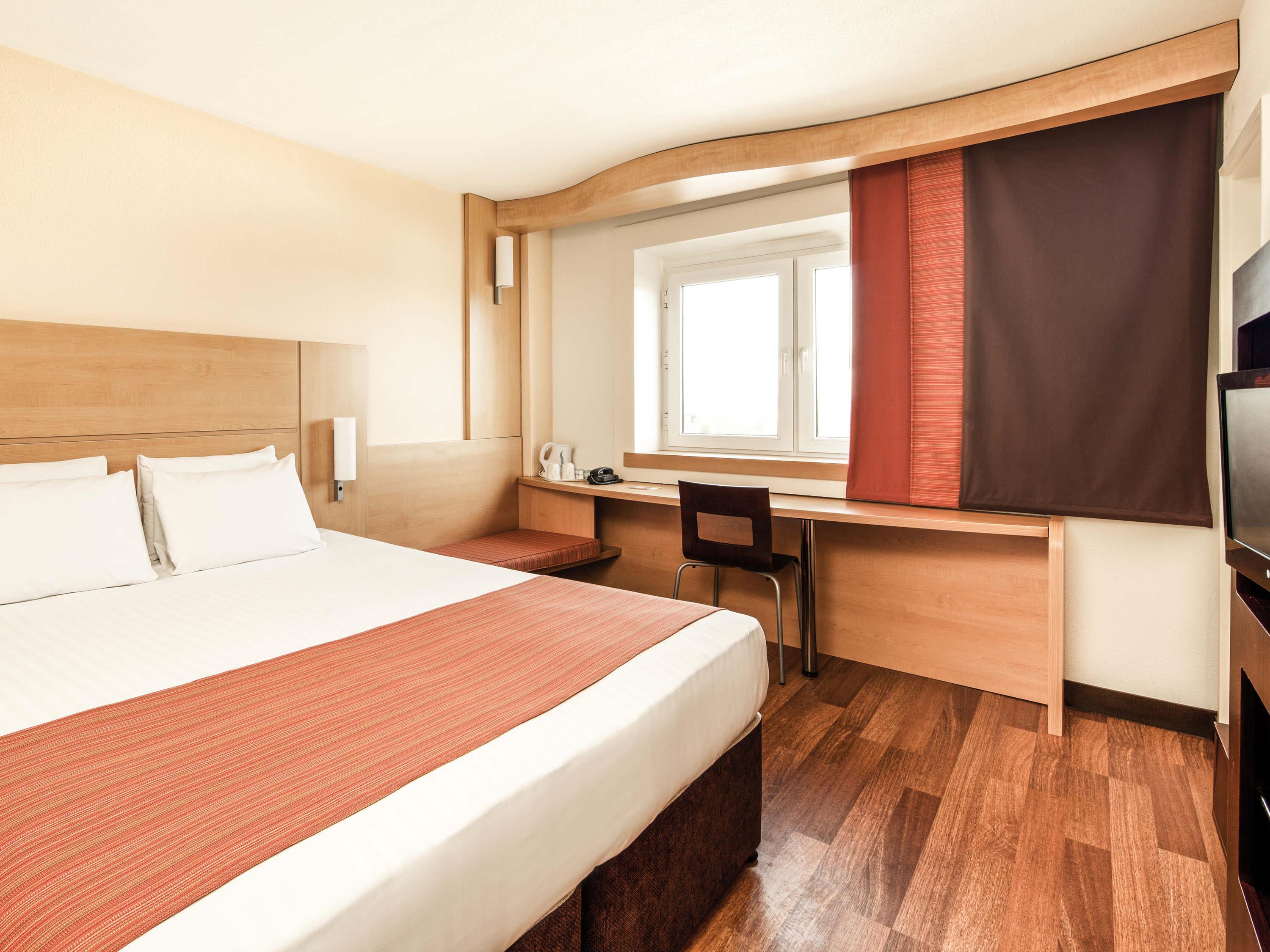 Фото Ibis Stevenage Centre