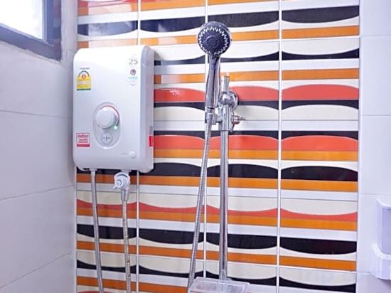 Фото Bhundaree Richy