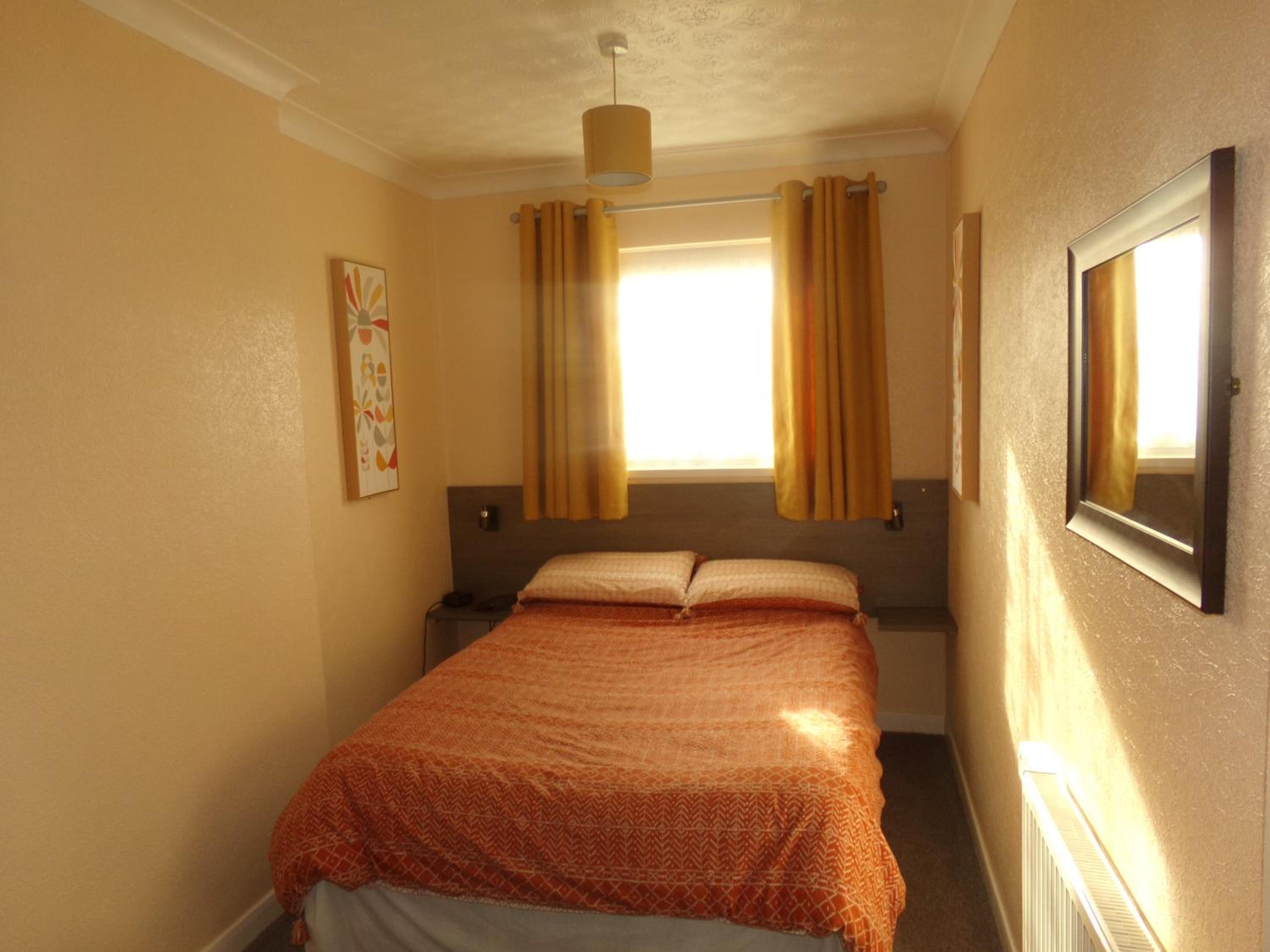 Фото St Annes Hotel