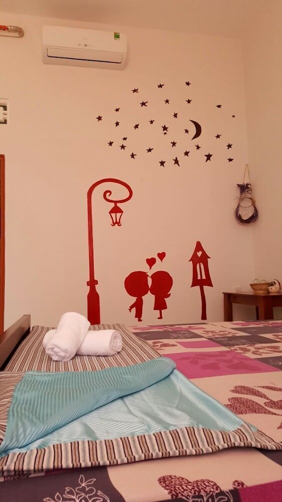 Фото Little Home Hostel