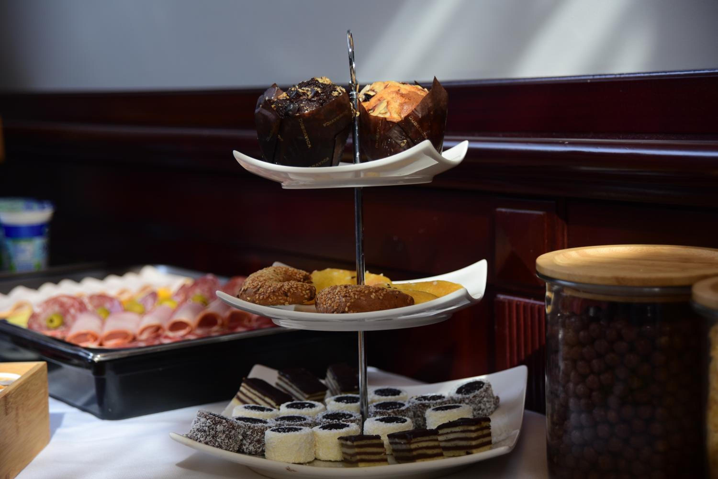 Фото Hotel Meridijan16