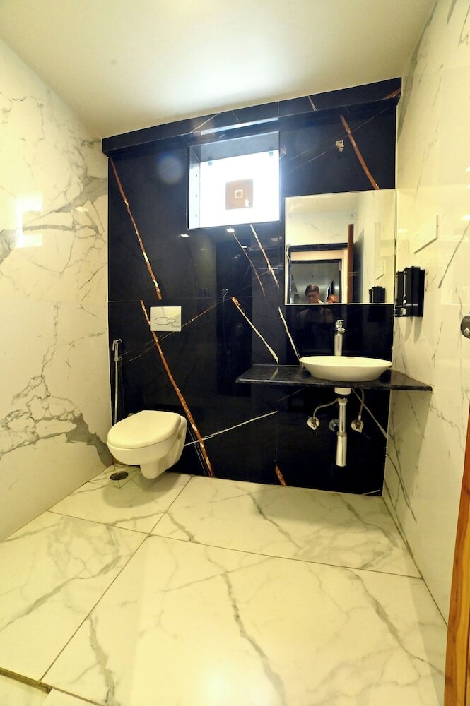 Фото Hotel Amrta