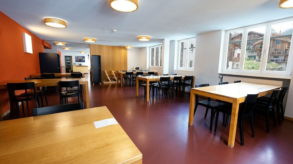 Фото Youth Hostel Zermatt